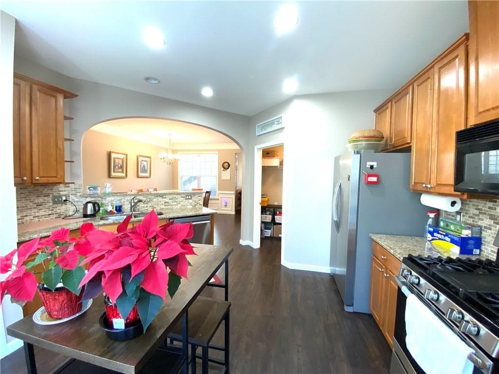 3 bedroom, 3 bathroom, 1,986 sq ft townhouse for sale at 2675 Sardis Chase Court, Buford, GA 30519 — photo 4