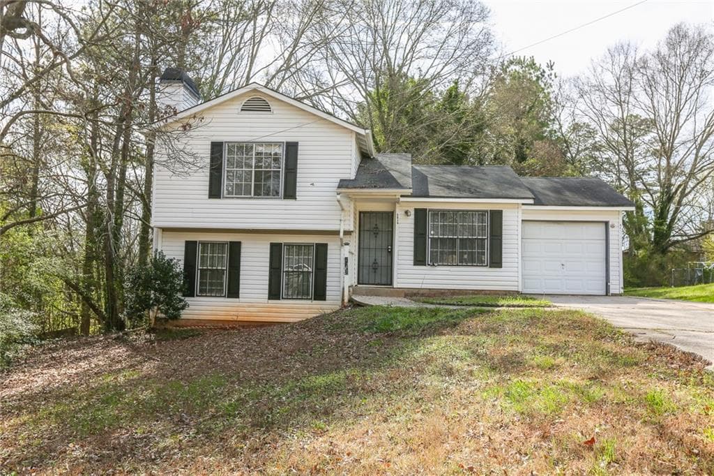 3 bedroom, 2 bathroom, 1,277 sq ft single family residence for sale at 2816 Knollberry Lane, Decatur, GA 30034