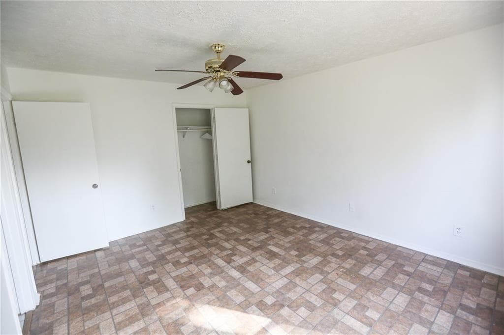 3 bedroom, 2 bathroom, 1,277 sq ft single family residence for sale at 2816 Knollberry Lane, Decatur, GA 30034 — photo 8