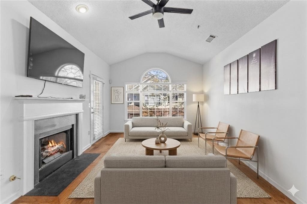 2 bedroom, 2 bathroom, 1,278 sq ft condominium for sale at 310 Spring Heights Lane 3310, Smyrna, GA 30080 — photo 2