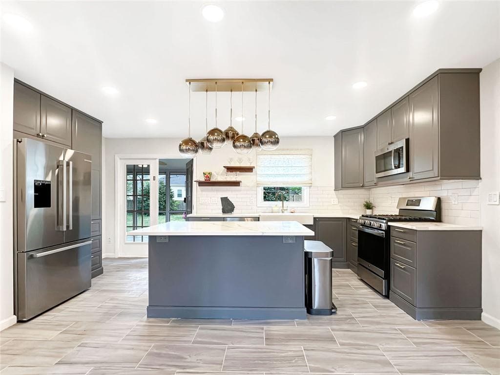 5 bedroom, 4 bathroom, 2,672 sq ft single family residence under contract at 2484 POWERS FERRY Drive, Marietta, GA 30067