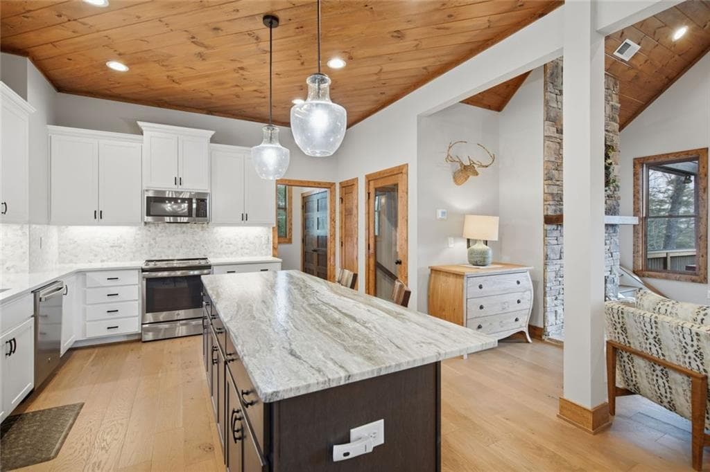 3 bedroom, 4 bathroom, 3,362 sq ft single family residence for sale at 821 Echo Road, Morganton, GA 30560 — photo 10