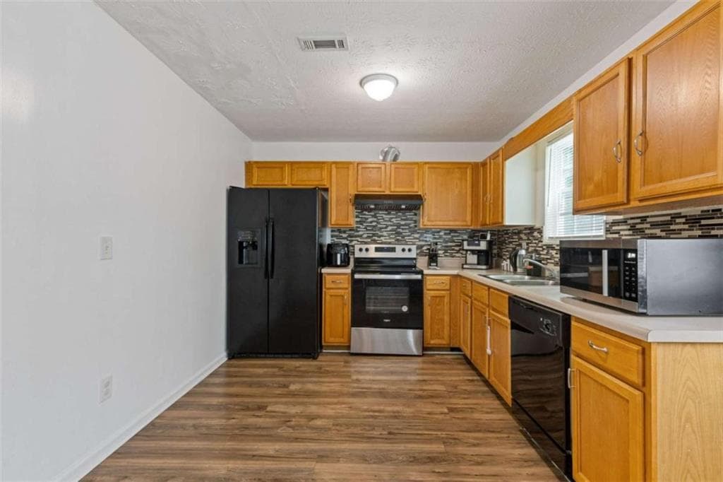 3 bedroom, 3 bathroom single family residence for sale at 1450 Steam Engine Way, Conyers, GA 30013 — photo 8
