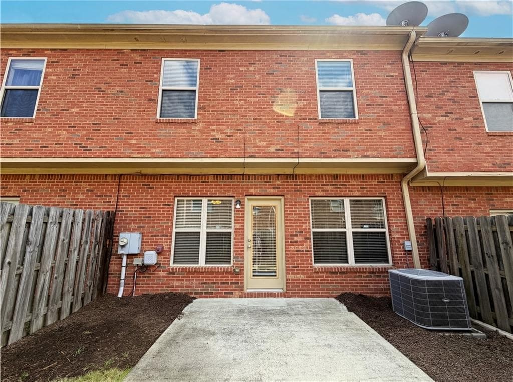 3 bedroom, 3 bathroom, 1,760 sq ft townhouse for sale at 1205 Mistyhaynes Way, Grayson, GA 30017 — photo 5