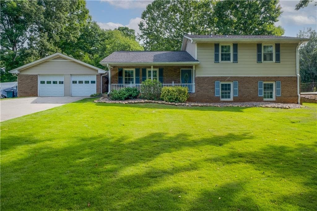 11165 Crosshaven Drive, Roswell, GA 30075 — most recent listing photo