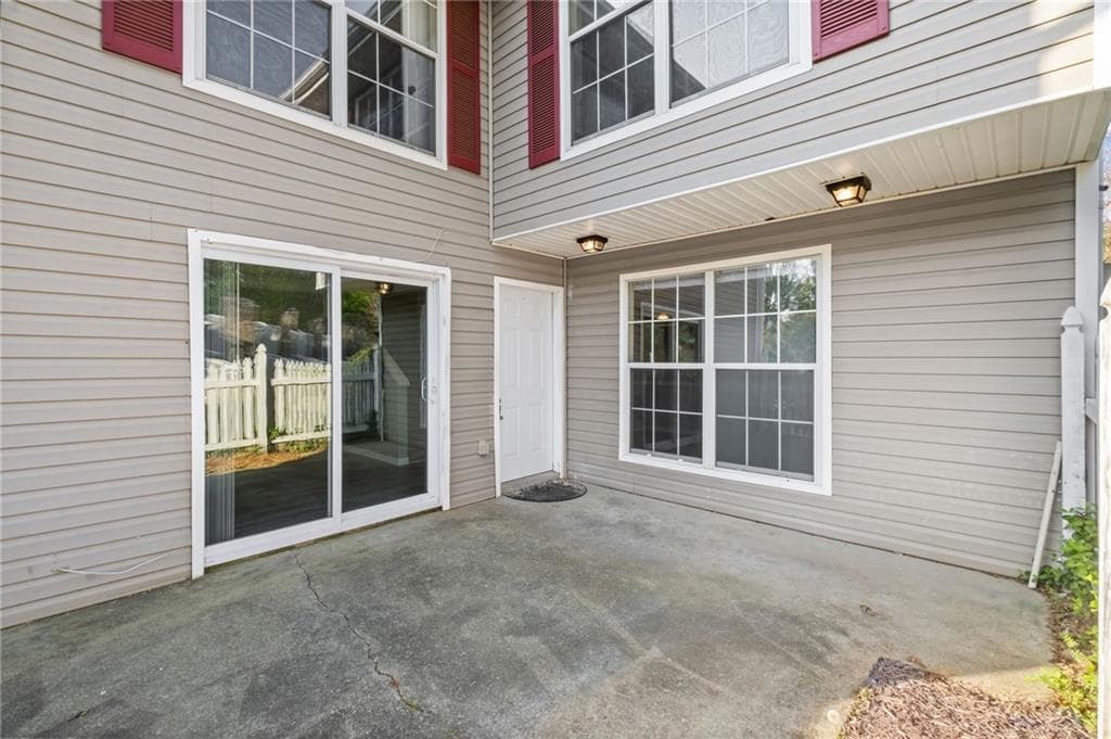 2 bedroom, 2 bathroom, 1,170 sq ft condominium for sale at 549 Summit Lane, Marietta, GA 30008 — photo 6