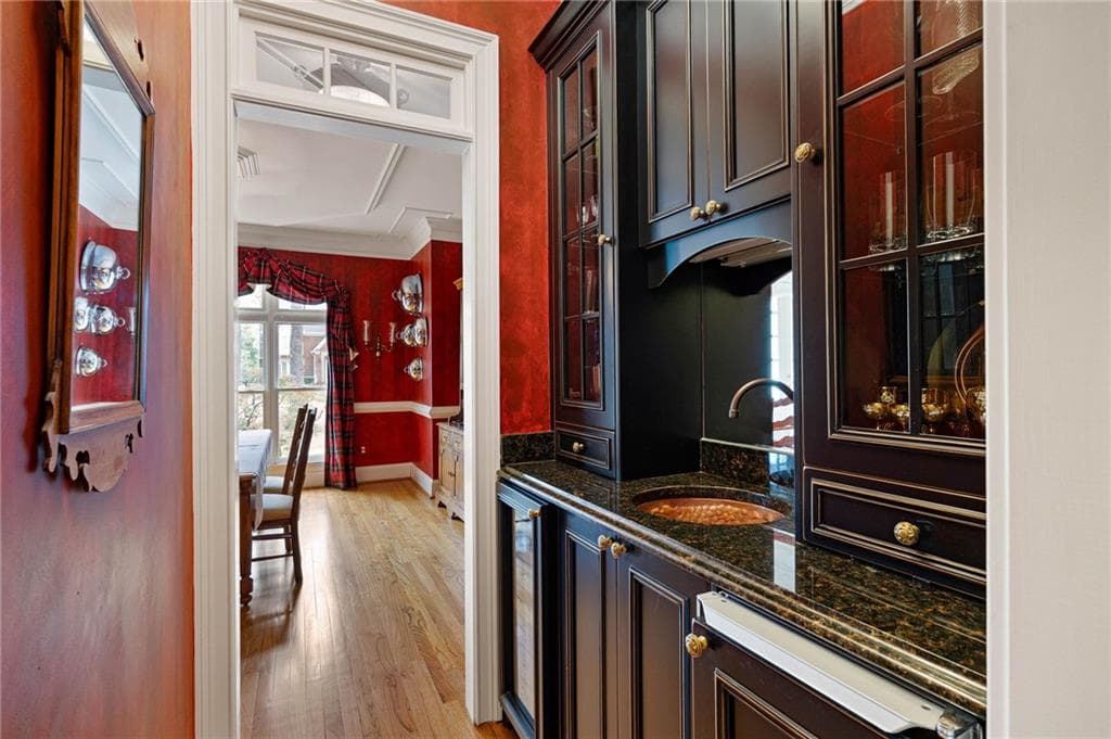 4 bedroom, 5 bathroom, 4,079 sq ft single family residence for sale at 4291 Bristlecone Drive, Marietta, GA 30064 — photo 8