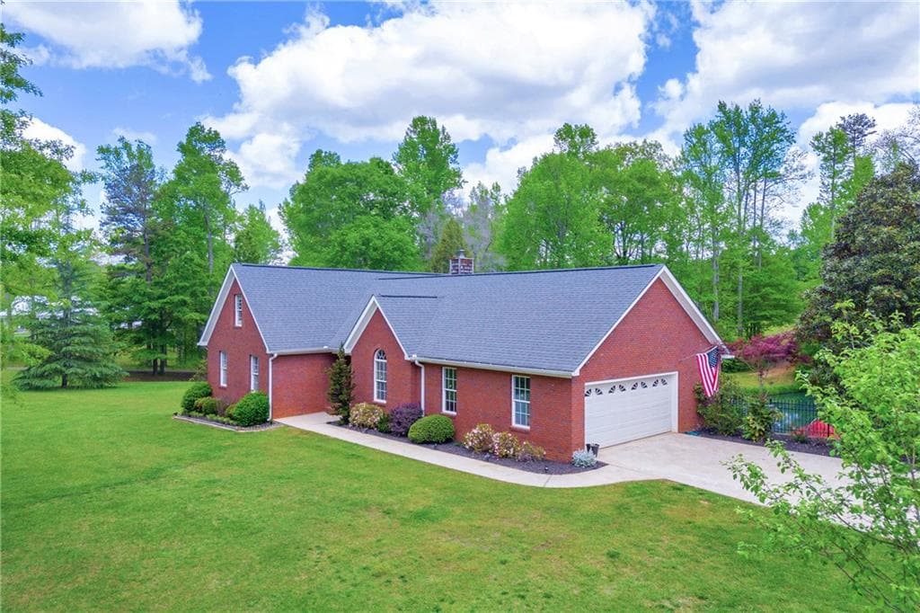 5 bedroom, 4 bathroom, 4,075 sq ft single family residence for sale at 6200 Bent Tree Cove, Murrayville, GA 30564 — photo 4