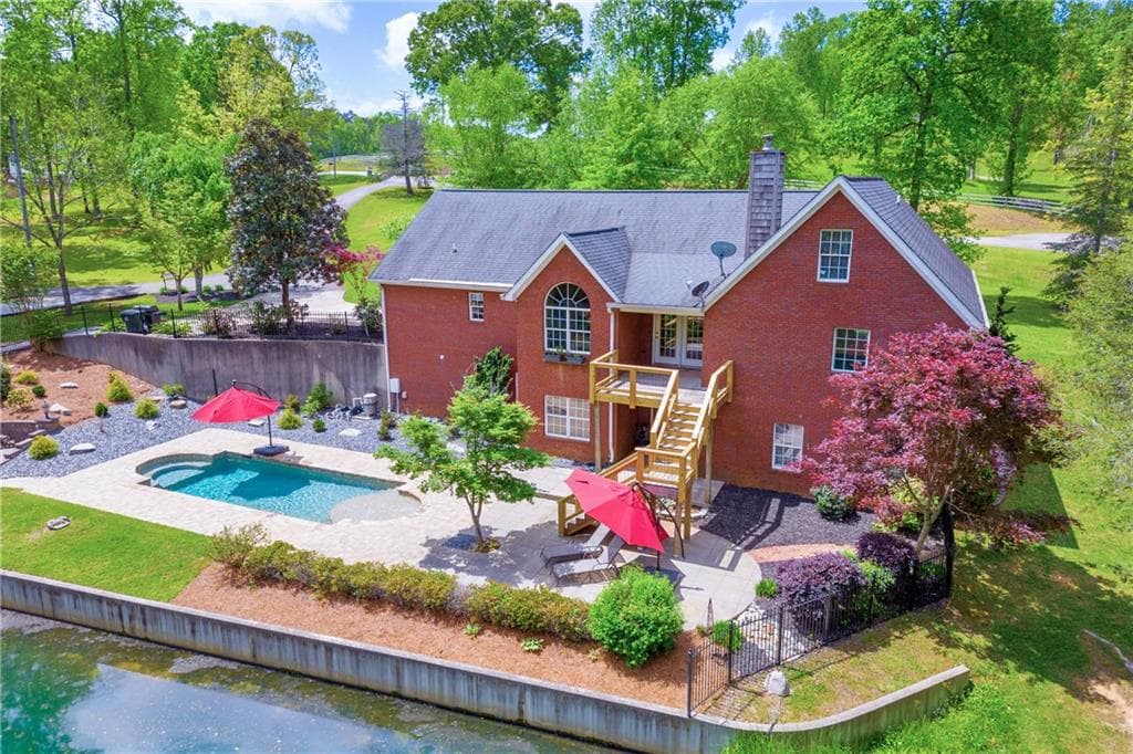 5 bedroom, 4 bathroom, 4,075 sq ft single family residence for sale at 6200 Bent Tree Cove, Murrayville, GA 30564 — photo 9