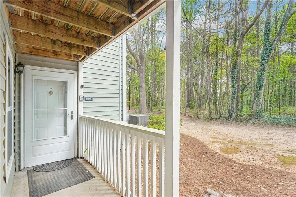 2 bedroom, 2 bathroom, 1,150 sq ft condominium for sale at 2071 Brian Way, Decatur, GA 30033 — photo 5