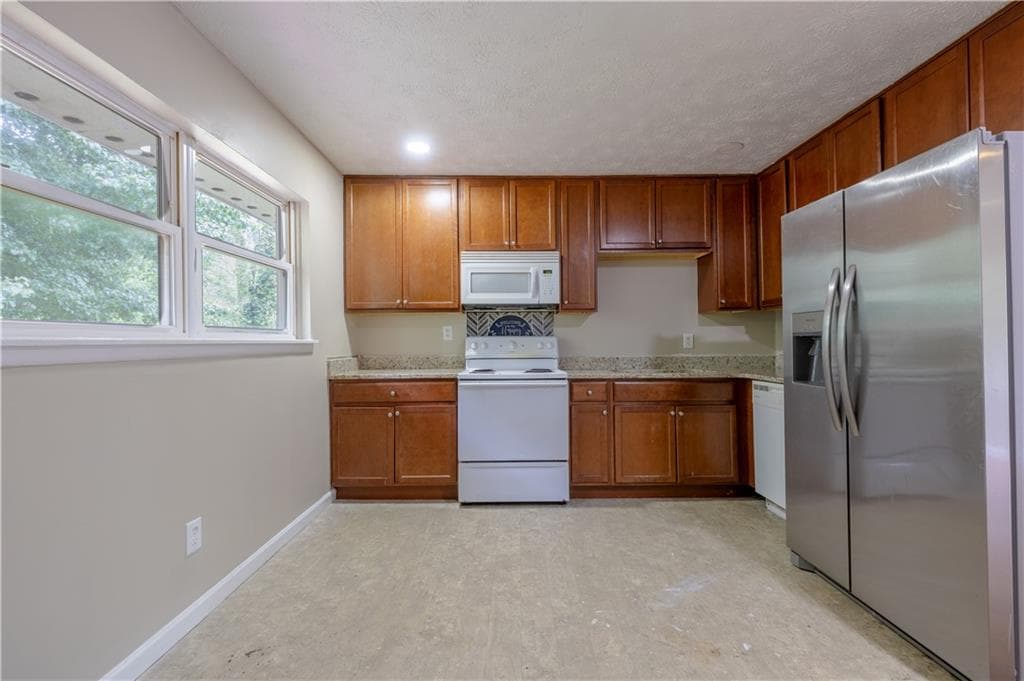 3 bedroom, 1 bathroom, 1,014 sq ft single family residence for sale at 115 Delmoor Drive, Atlanta, GA 30311 — photo 3