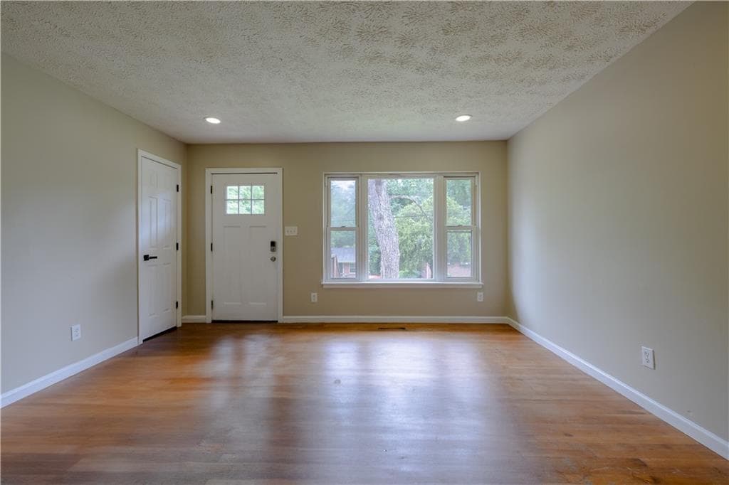 3 bedroom, 1 bathroom, 1,014 sq ft single family residence for sale at 115 Delmoor Drive, Atlanta, GA 30311 — photo 6