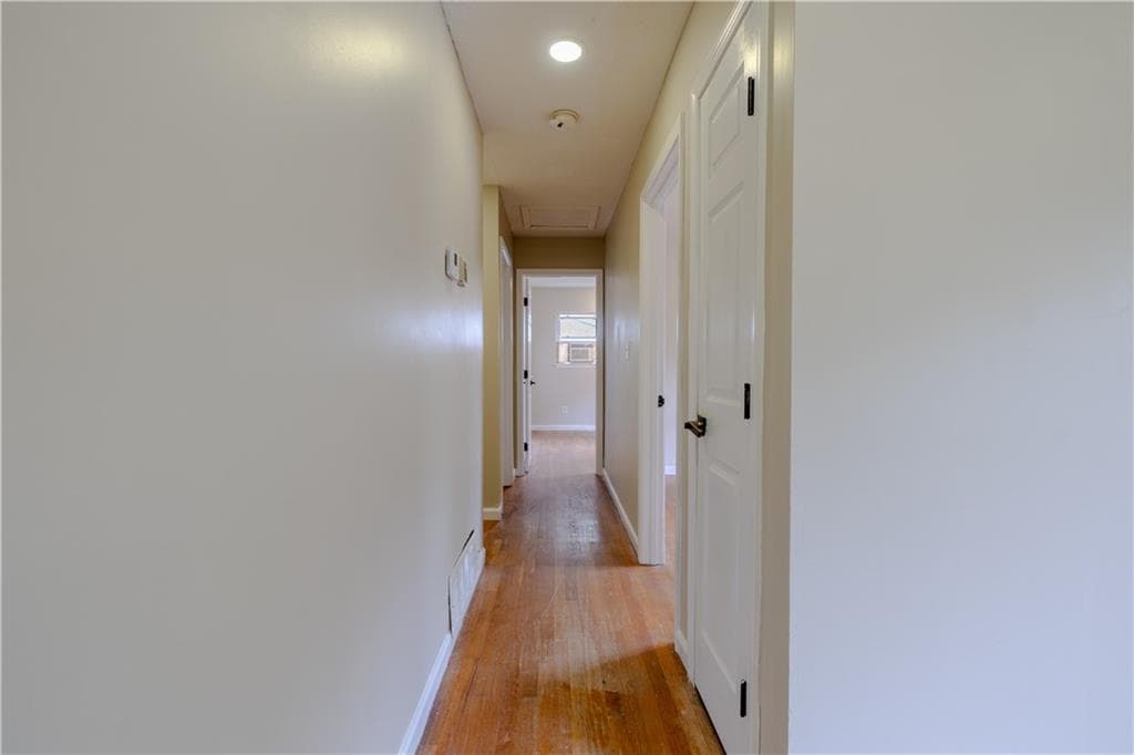 3 bedroom, 1 bathroom, 1,014 sq ft single family residence for sale at 115 Delmoor Drive, Atlanta, GA 30311 — photo 7