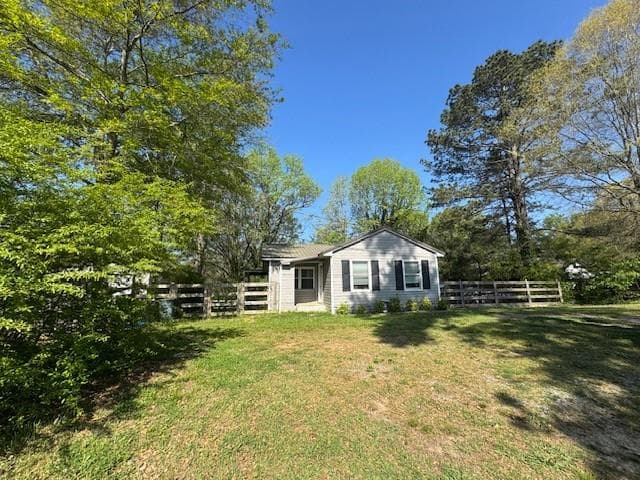 3 bedroom, 1 bathroom, 1,072 sq ft single family residence under contract at 45 Jackson Drive, Cartersville, GA 30121