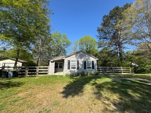 3 bedroom, 1 bathroom, 1,072 sq ft single family residence under contract at 45 Jackson Drive, Cartersville, GA 30121 — photo 2