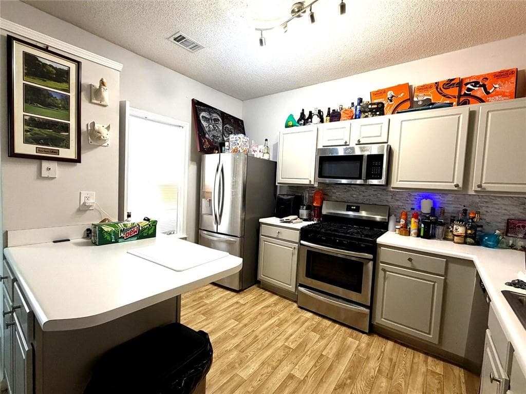 2 bedroom, 3 bathroom, 1,218 sq ft townhouse under contract at 4645 Valais Court 41, Alpharetta, GA 30022 — photo 7