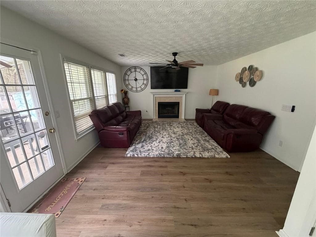 4 bedroom, 3 bathroom, 2,384 sq ft single family residence for sale at 3125 Abbotts Pointe Drive, Duluth, GA 30097 — photo 4