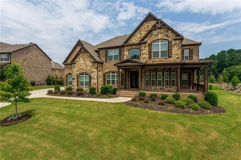 6 bedroom, 7 bathroom, 7,832 sq ft single family residence for sale at 1800 Dearborne Lane, Alpharetta, GA 30009 — photo 2