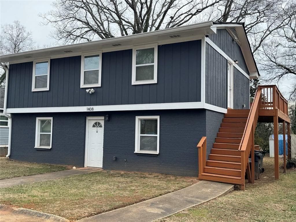 duplex under contract at 1408 Lyle Avenue, Atlanta, GA 30344 — photo 3