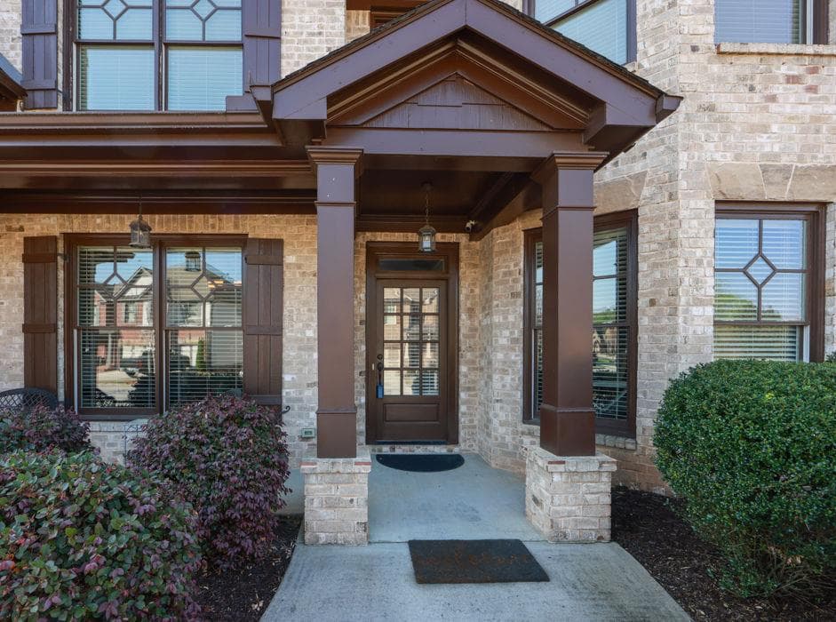 5 bedroom, 3 bathroom, 3,286 sq ft single family residence for sale at 4669 Sierra Creek Drive, Hoschton, GA 30548 — photo 2