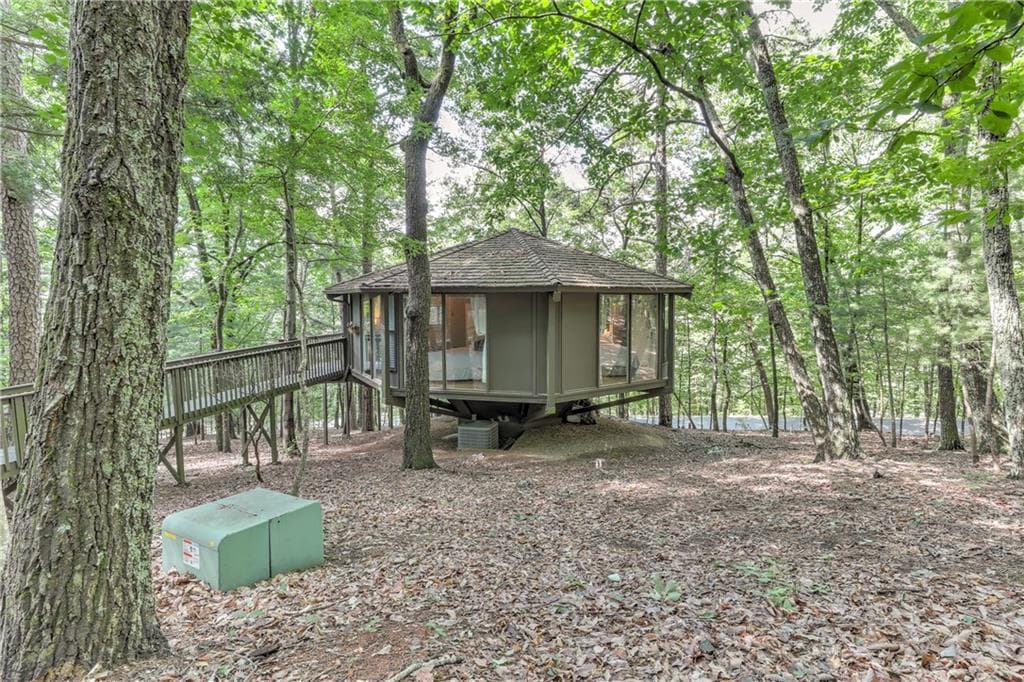 2 bedroom, 2 bathroom, 1,339 sq ft single family residence for sale at 196 Treetopper Circle, Big Canoe, GA 30143 — photo 4