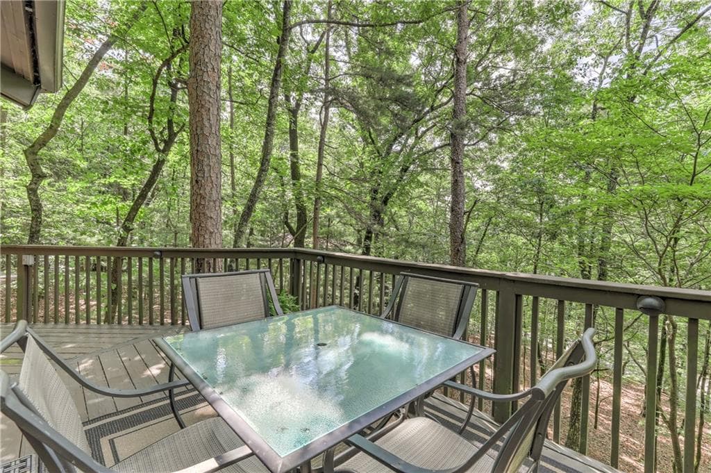 2 bedroom, 2 bathroom, 1,339 sq ft single family residence for sale at 196 Treetopper Circle, Big Canoe, GA 30143 — photo 9