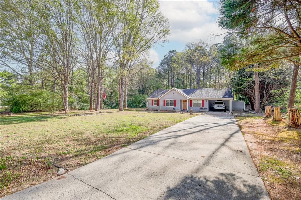 3 bedroom, 2 bathroom, 1,039 sq ft single family residence under contract at 211 Brooks Lane, Winder, GA 30680 — photo 5