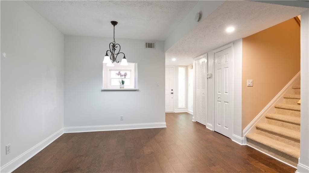 3 bedroom, 3 bathroom, 1,492 sq ft townhouse for sale at 3557 Splinterwood Road, Peachtree Corners, GA 30092 — photo 2