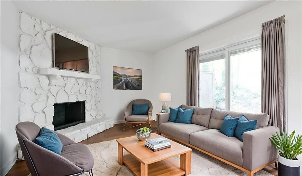 3 bedroom, 3 bathroom, 1,492 sq ft townhouse for sale at 3557 Splinterwood Road, Peachtree Corners, GA 30092 — photo 4