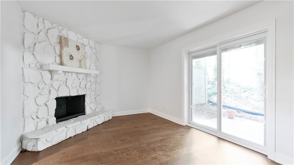 3 bedroom, 3 bathroom, 1,492 sq ft townhouse for sale at 3557 Splinterwood Road, Peachtree Corners, GA 30092 — photo 5