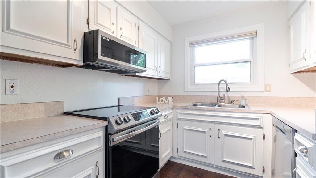 3 bedroom, 3 bathroom, 1,492 sq ft townhouse for sale at 3557 Splinterwood Road, Peachtree Corners, GA 30092 — photo 6