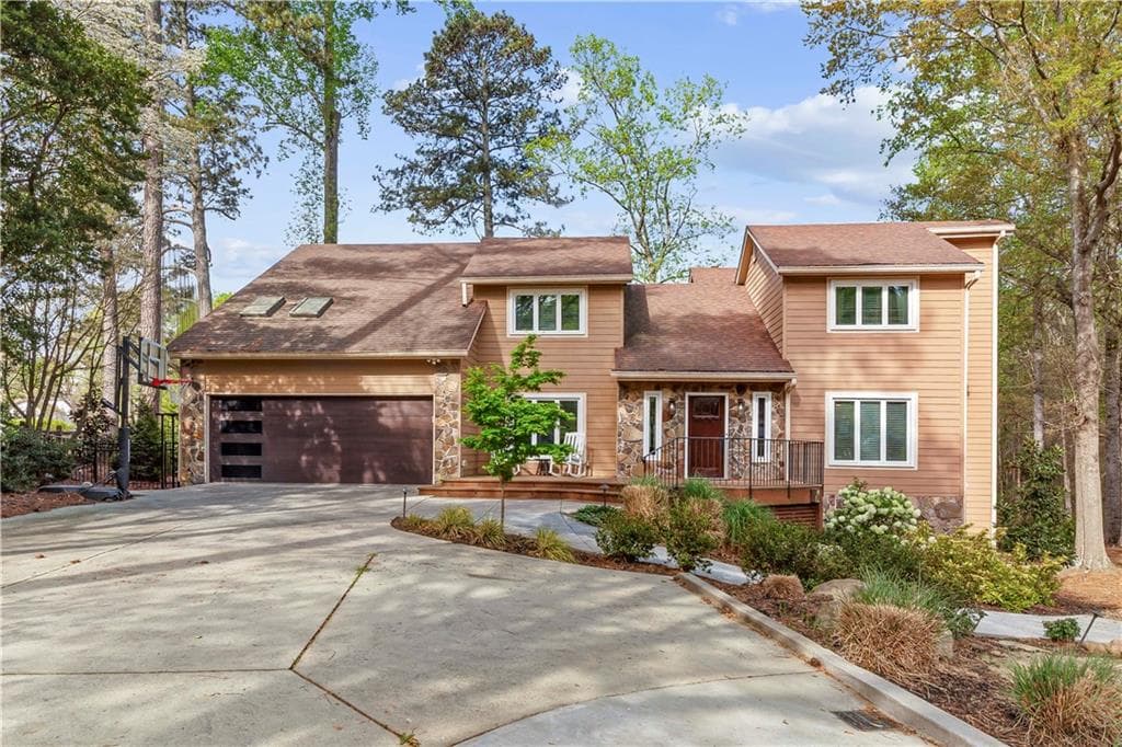 10390 Amberside Court, Roswell, GA 30076 — most recent listing photo