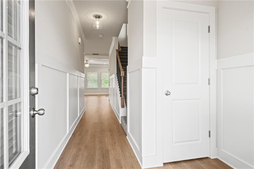 3 bedroom, 3 bathroom, 2,074 sq ft single family residence under contract at 5577 Keswick Drive, Flowery Branch, GA 30542 — photo 2
