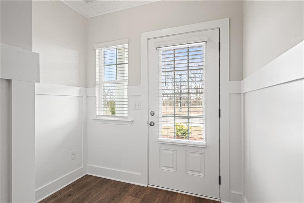 3 bedroom, 3 bathroom, 2,074 sq ft single family residence under contract at 5577 Keswick Drive, Flowery Branch, GA 30542 — photo 3