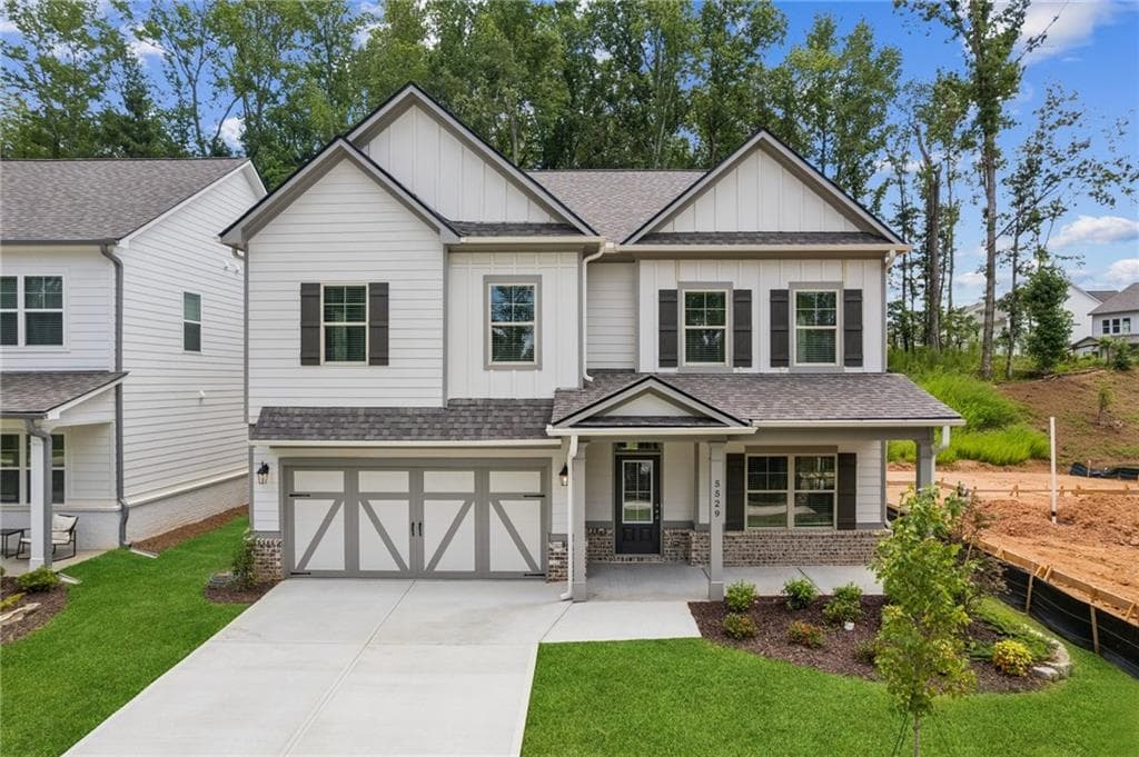 4 bedroom, 3 bathroom, 3,094 sq ft single family residence under contract at 5556 Keswick Drive, Flowery Branch, GA 30542