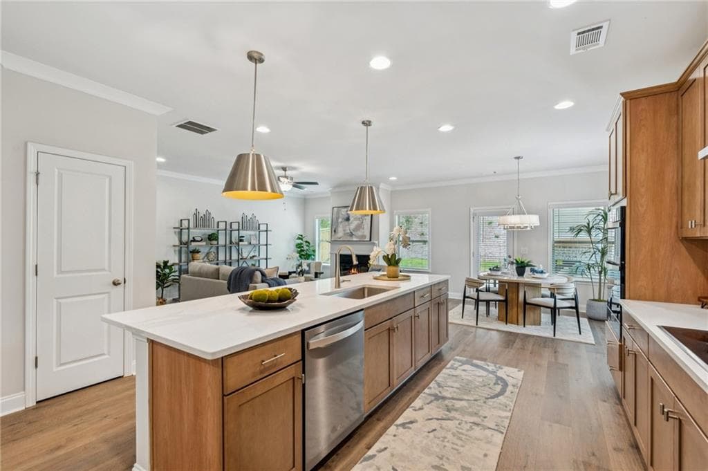 4 bedroom, 3 bathroom, 3,094 sq ft single family residence under contract at 5556 Keswick Drive, Flowery Branch, GA 30542 — photo 8
