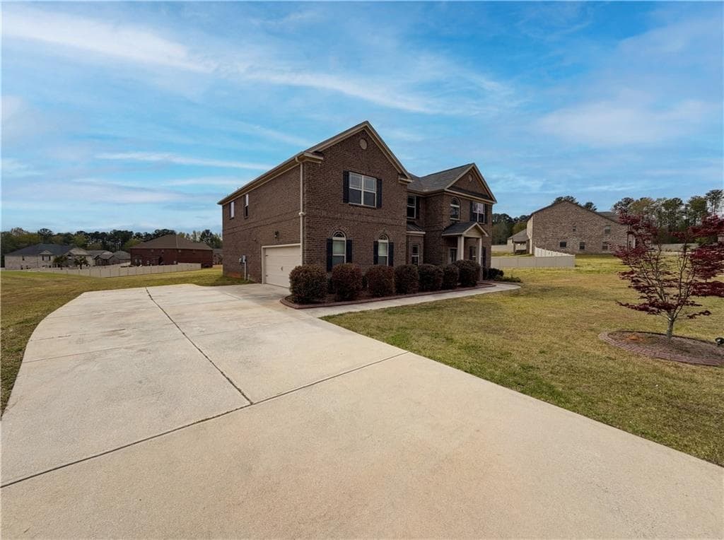 5 bedroom, 4 bathroom, 4,376 sq ft single family residence for sale at 1549 Harlequin Way, Stockbridge, GA 30281 — photo 2