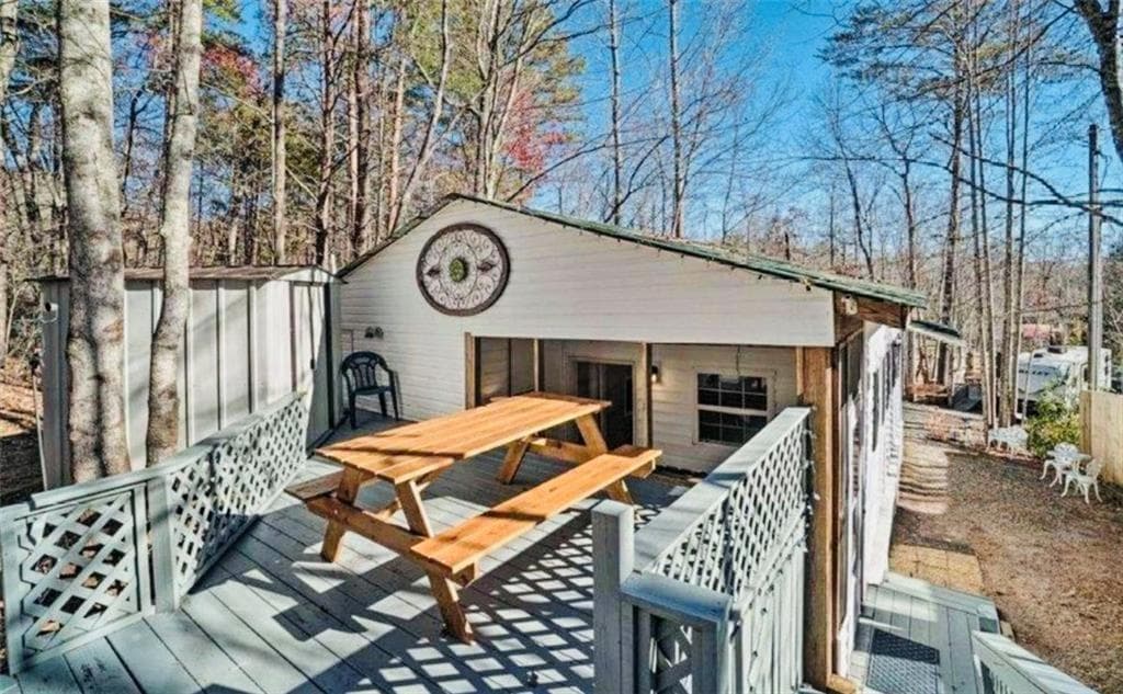 2 bedroom, 1 bathroom, 700 sq ft single family residence for sale at 146 Canyon Pass, Cleveland, GA 30528