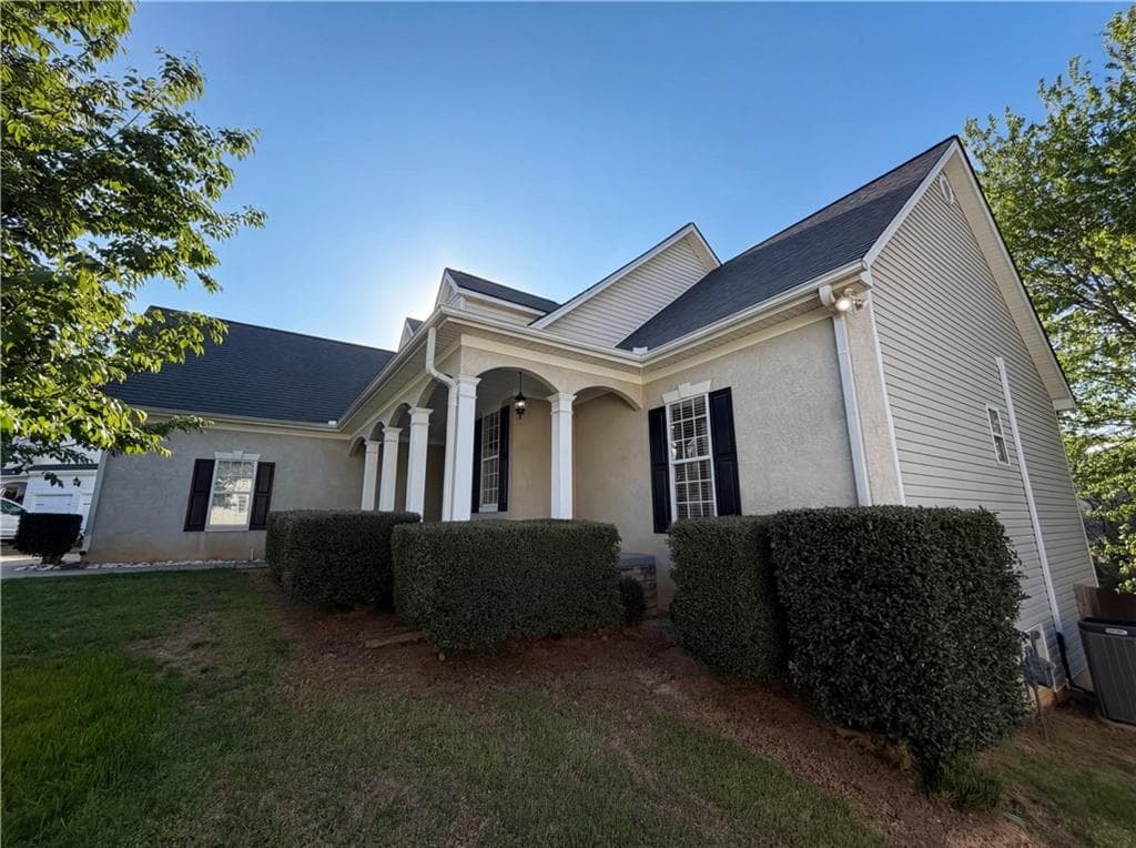 5 bedroom, 3 bathroom, 3,346 sq ft single family residence under contract at 65 Terrace Park, Newnan, GA 30265 — photo 3