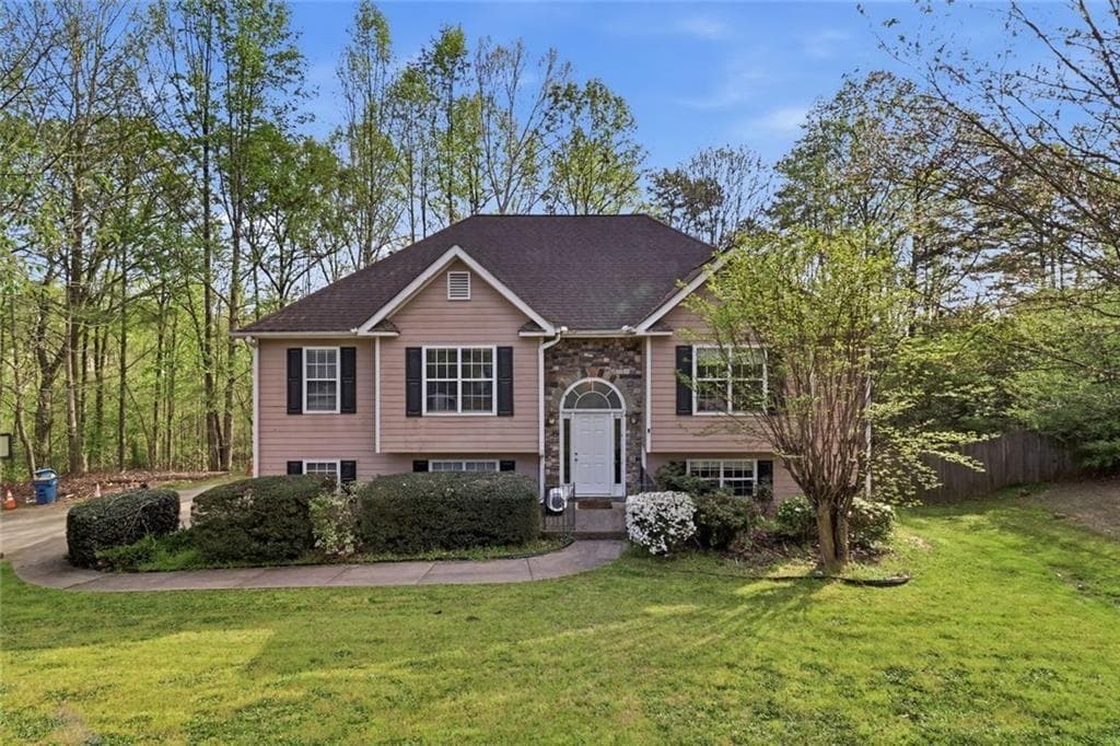 1235 Smoke Hill Lane, Hoschton, GA 30548 — most recent listing photo
