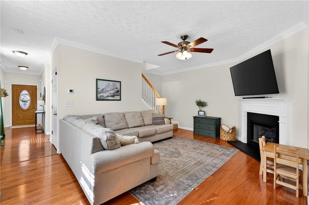 3 bedroom, 3 bathroom, 2,210 sq ft townhouse for sale at 4638 Beacon Ridge Lane, Flowery Branch, GA 30542 — photo 10