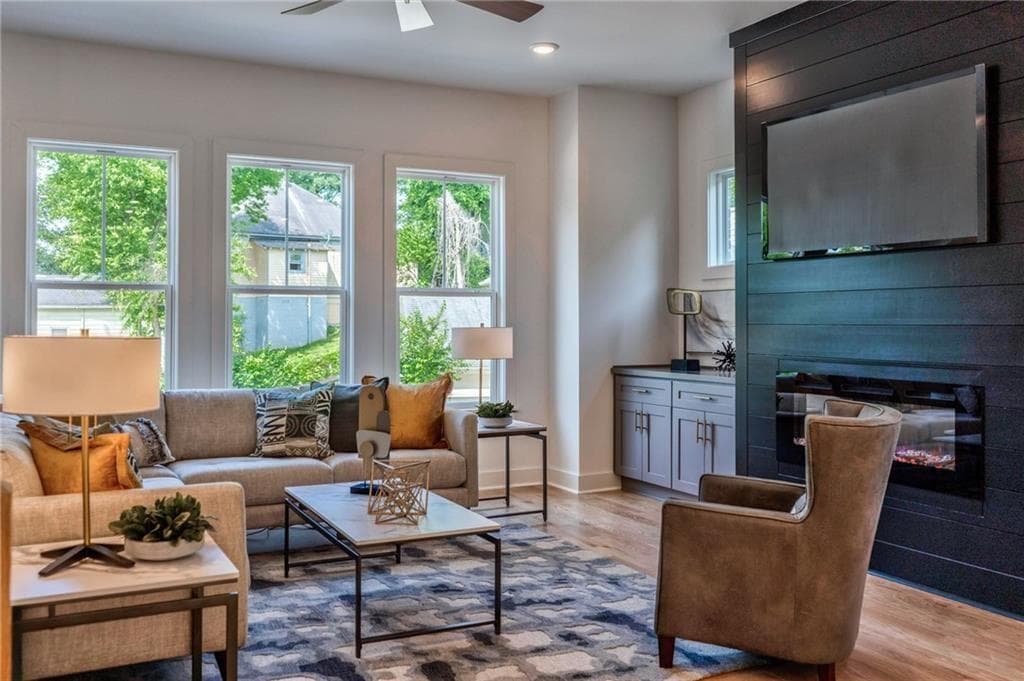 3 bedroom, 4 bathroom, 2,700 sq ft townhouse for sale at 237 West Marietta Street, Canton, GA 30114 — photo 4