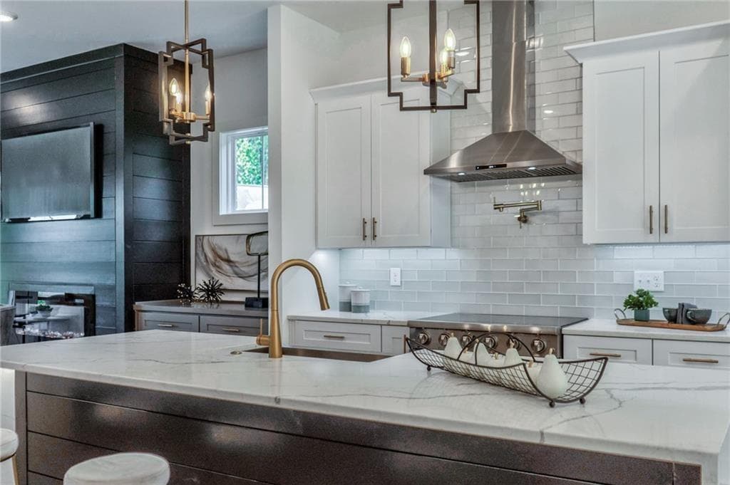 3 bedroom, 4 bathroom, 2,700 sq ft townhouse for sale at 237 West Marietta Street, Canton, GA 30114 — photo 5