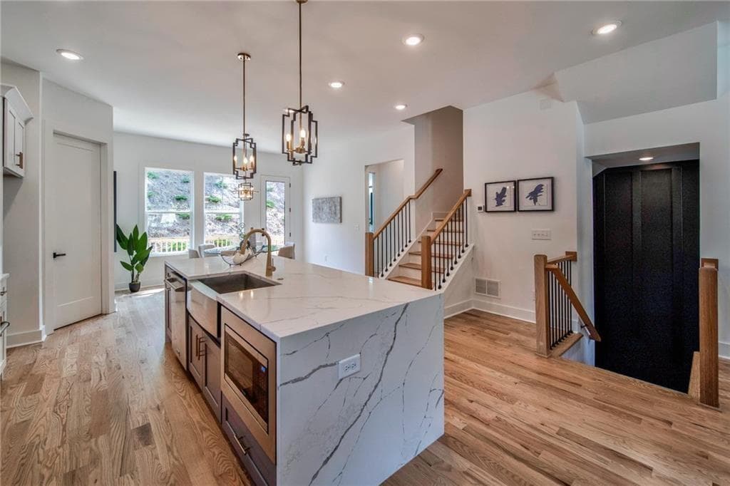 3 bedroom, 4 bathroom, 2,700 sq ft townhouse for sale at 237 West Marietta Street, Canton, GA 30114 — photo 8