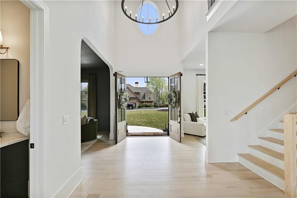 6 bedroom, 7 bathroom, 6,872 sq ft single family residence for sale at 3170 Glastonbury Lane, Suwanee, GA 30024 — photo 4