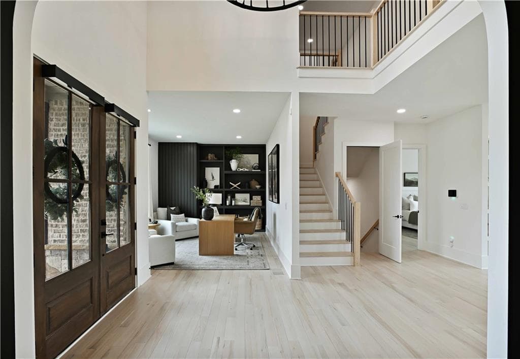 6 bedroom, 7 bathroom, 6,872 sq ft single family residence for sale at 3170 Glastonbury Lane, Suwanee, GA 30024 — photo 7