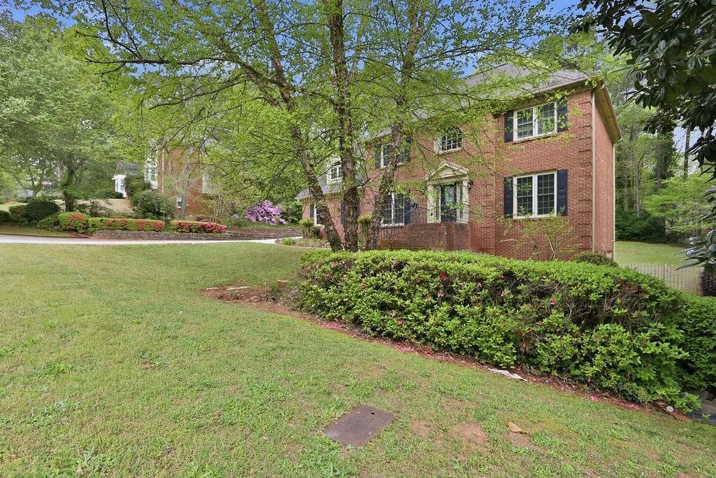 5 bedroom, 4 bathroom, 3,246 sq ft single family residence for sale at 5445 Summer Cove Drive, Stone Mountain, GA 30087 — photo 3