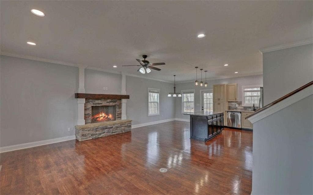 4 bedroom, 3 bathroom, 1,974 sq ft single family residence under contract at 5270 Union Circle, Flowery Branch, GA 30542 — photo 6
