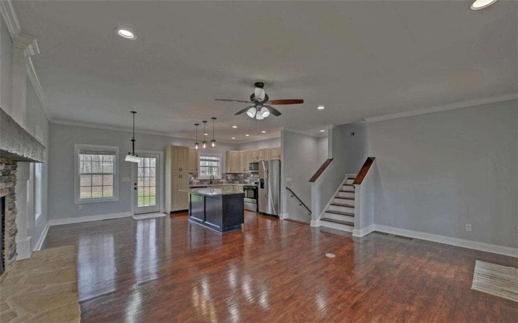 4 bedroom, 3 bathroom, 1,974 sq ft single family residence under contract at 5270 Union Circle, Flowery Branch, GA 30542 — photo 7