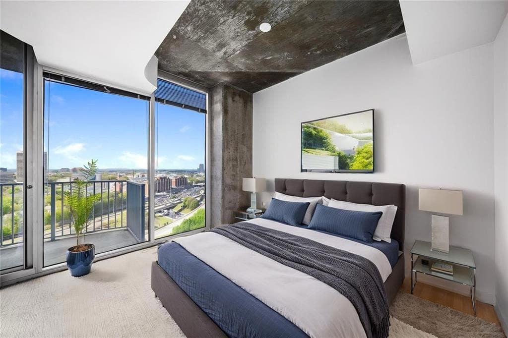 1 bedroom, 1 bathroom, 729 sq ft condominium for sale at 400 W Peachtree Street 1702, Atlanta, GA 30308 — photo 3